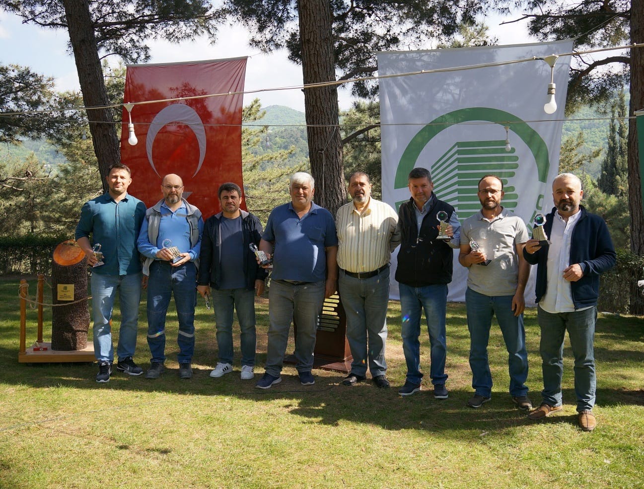 Bursa Çimento çalışanlarını ödüllendirdi