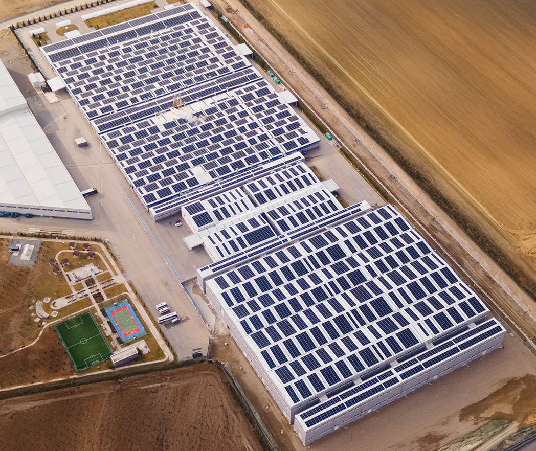 CW Enerji panelleri ile firmalar gücünü güneşten almaya devam ediyor